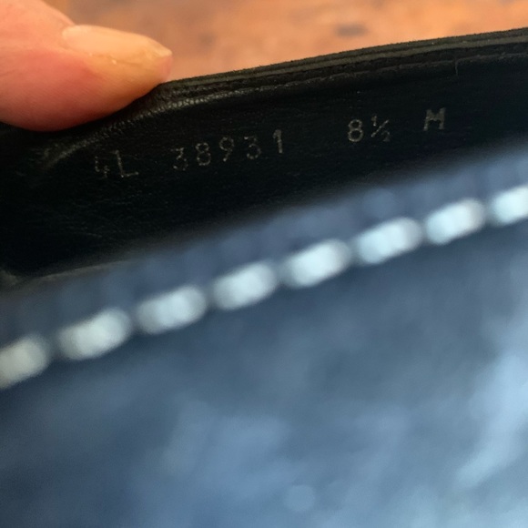 STUART WEITZMAN Shoes - Picture 7 of 7